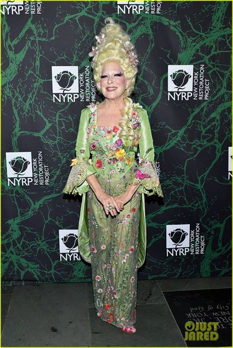 Bette Midler Hosts Broadways Best At Hulaween Party Photo 3979992