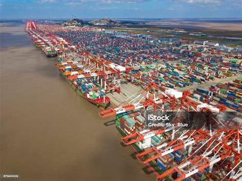 Shanghai Port And Container Terminal Stock Photo - Download Image Now ...