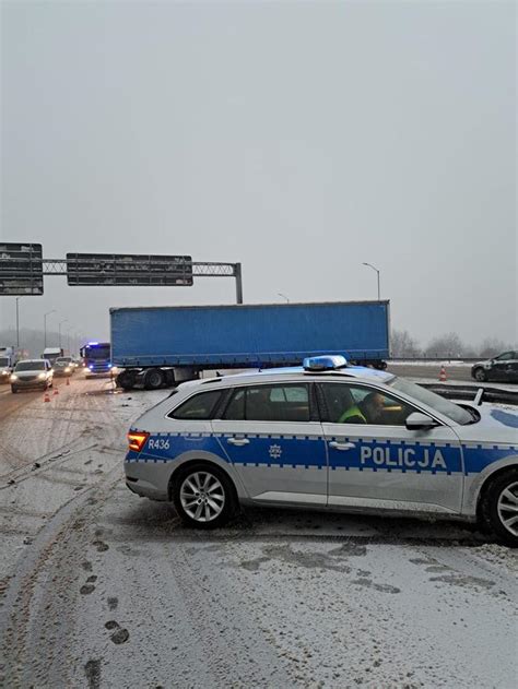 Wypadek Na Autostradzie A Tir Z O Y Si Jak Scyzoryk Zablokowany