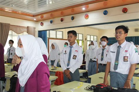 Pendidikan Dan Pelatihan Anggota Pmr Sma Negeri Kayuagung