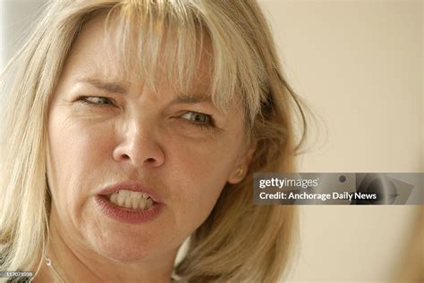 Bonnie Craig S Mother Karen Foster Talks With The Media After Kenneth News Photo Getty Images