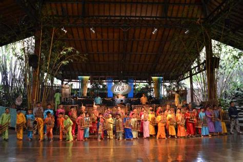 Bandung Kawah Putih Private Tour Und Angklung Performance GetYourGuide