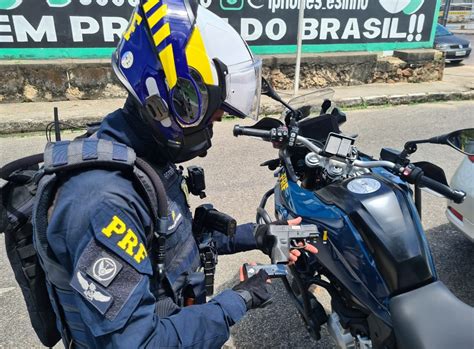 Estância SE PRF prende homem por porte ilegal de arma de fogo