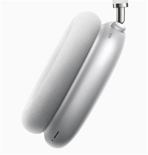 Apple Announces 549 Airpods Max Over The Ear Headphones With Active Noise Cancellation Core77