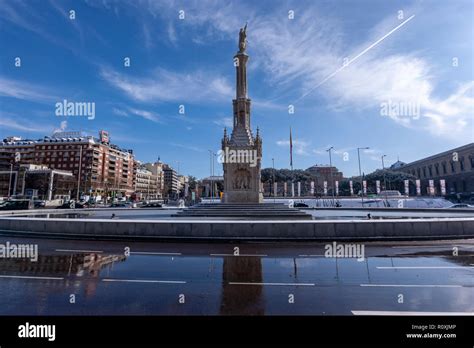 Monumento a Cristóbal Colón el Paseo de Recoletos y el Paseo de la