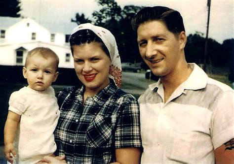 Roll Me Back in Time • Patsy Cline and the family. August 1959