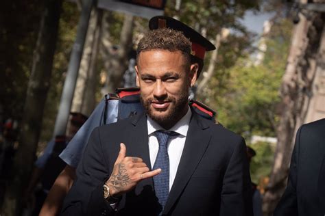 Absueltos Todos Los Acusados Por El Caso Neymar 2