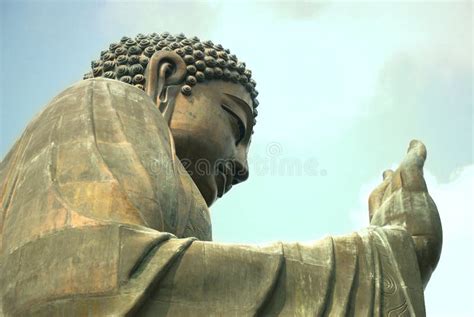 Tian Tan Buddha O Estatua Gigante De Buda En Po Lin Monastery Imagen De