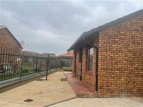 2 Bed House For Sale In Tsakane T4481079 Private Property