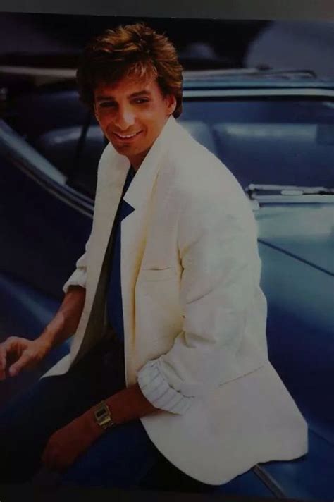 Pin By Debbie Becerra On Barry Manilow Barry Manilow Singer Musician