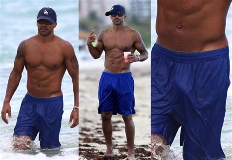 PHOTOS Wow Shemar Moore Practically Naked On The Beach In Miami