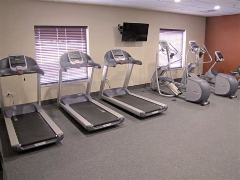 Hampton Inn McPherson Gym Pictures & Reviews - Tripadvisor