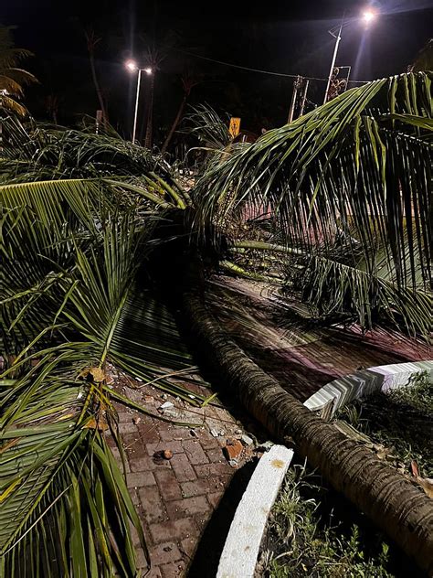 Chuva E Ventos Fortes Deixam V Rios Bairros Sem Energia Durante A