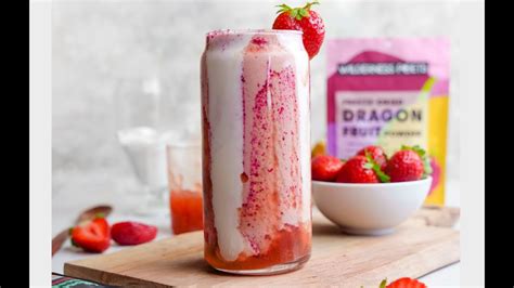 Make The Hailey Bieber Strawberry Glaze Erewhon Smoothie At Home With