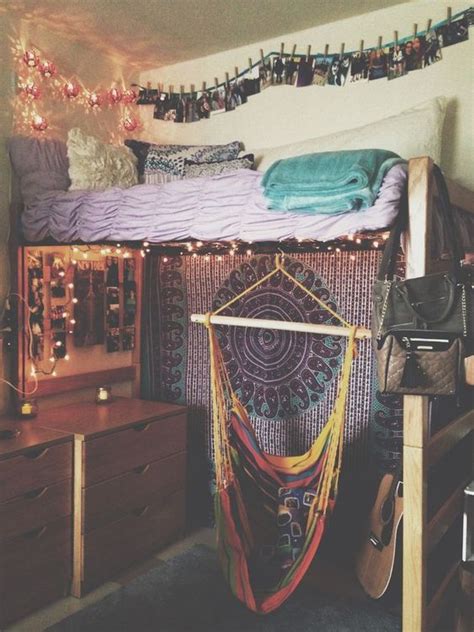 22 College Dorm Room Ideas For Lofted Beds