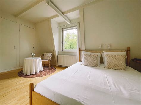 Bed and Breakfast Amsterdam | Cozy, Canalside B&B