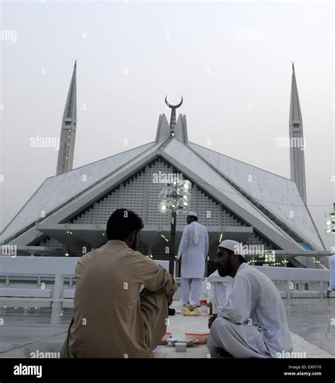 Islamabad Pakistan 8th July 2015 Pakistani Muslims Break Their Fast