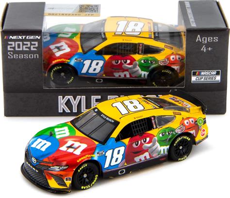 Amazon.com: Lionel Racing Kyle Busch 2022 M&M Diecast Car 1:64 Scale ...