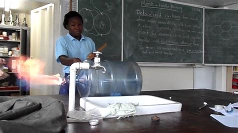 Fun Chemistry Class Explosion Pasandolo Bien En Clase De Quimica Spa