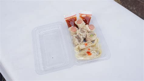 Fried dumplings with sausage and sweet and sour sauce. 22469304 Stock Photo at Vecteezy