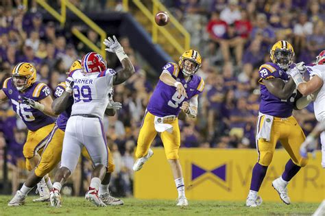 LSU football: Time is running out for passing game to come together