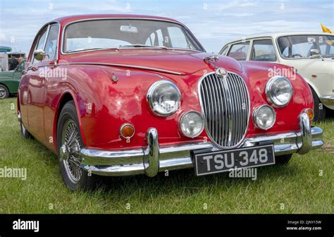 Red jaguar mk ii hi-res stock photography and images - Alamy