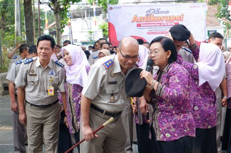 Ratusan Pegawai Hingga OB Kantor BPN Purworejo Ikuti Deklarasi Anti