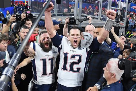 Tom Brady posta homenagem a Julian Edelman após aposentadoria Feliz