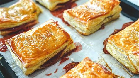 Strawberry And Cream Cheese Strudel Quick Version Super Easy To Make Youtube