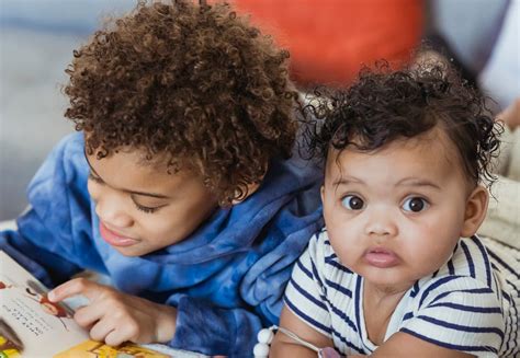 Black children playing in room · Free Stock Photo