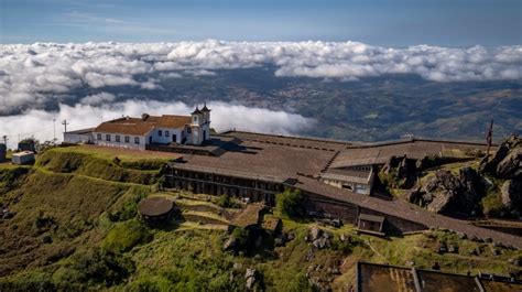 Escolas católicas peregrinam ao Santuário de Nossa Senhora da Piedade