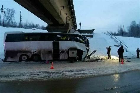 Wypadek Autobusu Niedaleko Moskwy Zgin O Pi Os B Wiadomo Ci Radio Zet