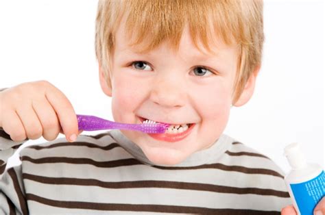 Cepillado De Dientes En Niños Stakemoms