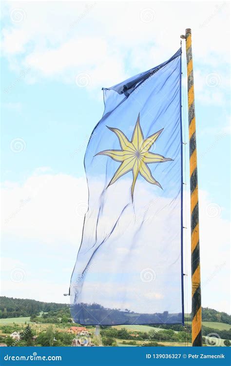 A Bandeira De Sternberg Que Funde No Vento Imagem De Stock Imagem De