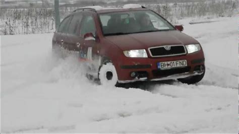 Skoda Fabia Drift On Snow Youtube