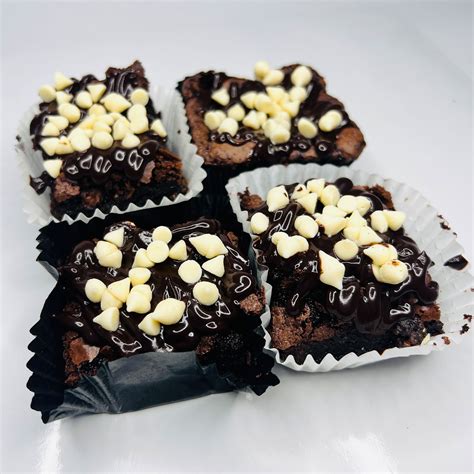 Get White Chocolate Chip Brownies in Batticaloa at Candy Land