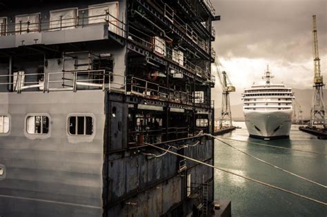 Images Shipbuilders Lengthen Luxury Cruise Ship By 15 Meters