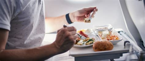 The Healthiest Plane Food, According to an Insider