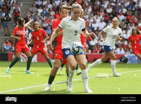 Niamh Charles Controls Ball During England Lionesses Women S Football