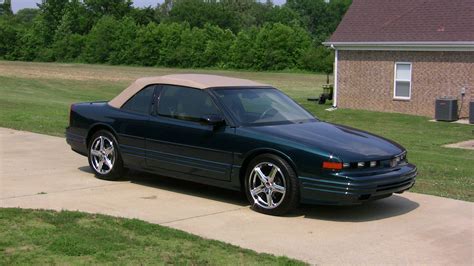 1995 Oldsmobile Cutlass Supreme - Information and photos - MOMENTcar