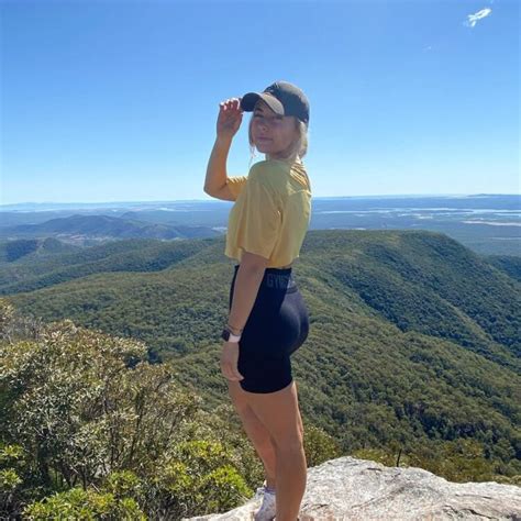 Hot Sexy Sophie Jayne Miller Bikini Pics