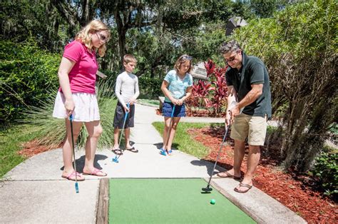 Evie’s Family Golf Center mini golf | Must Do Visitor Guides