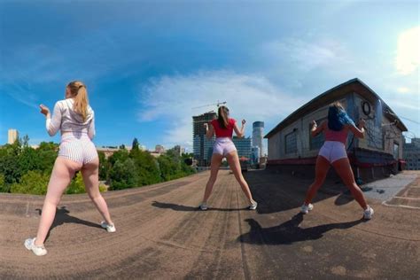 Twerk On Roof VR Porn Video VRPorn