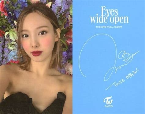 駿河屋 Twiceナヨンバストアップ・裏面印刷サイン入りcd「eyes Wide Open」付属フォトカード（女性コレクションカード）