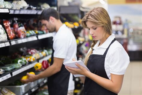 Shop Workers Overwhelmingly Oppose Longer Working Hours On Sunday