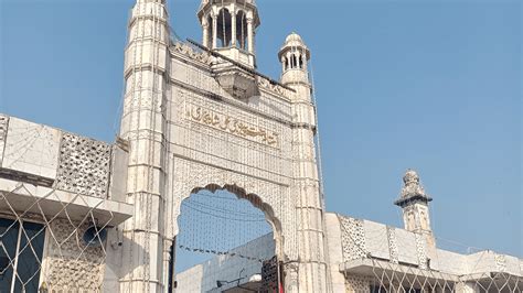 Visit Haji Ali Dargah - Mumbai's Iconic Landmark | Yatri