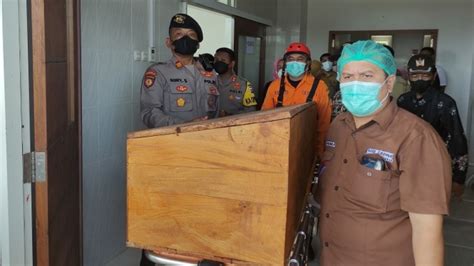 Polisi Serahkan 3 Jenazah Korban Ledakan Petasan Di Blitar Kepada Keluarga