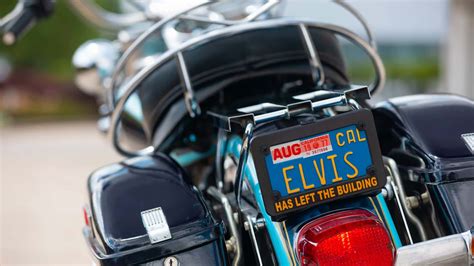 Conduza Como O Rei Ltima Moto De Elvis Presley Vai A Leil O