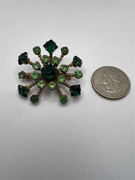 Vintage Coro Green And Emerald Green Rhinestone Brooc Gem