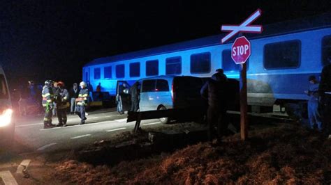 Autovehicul Lovit De Tren La Horodnic